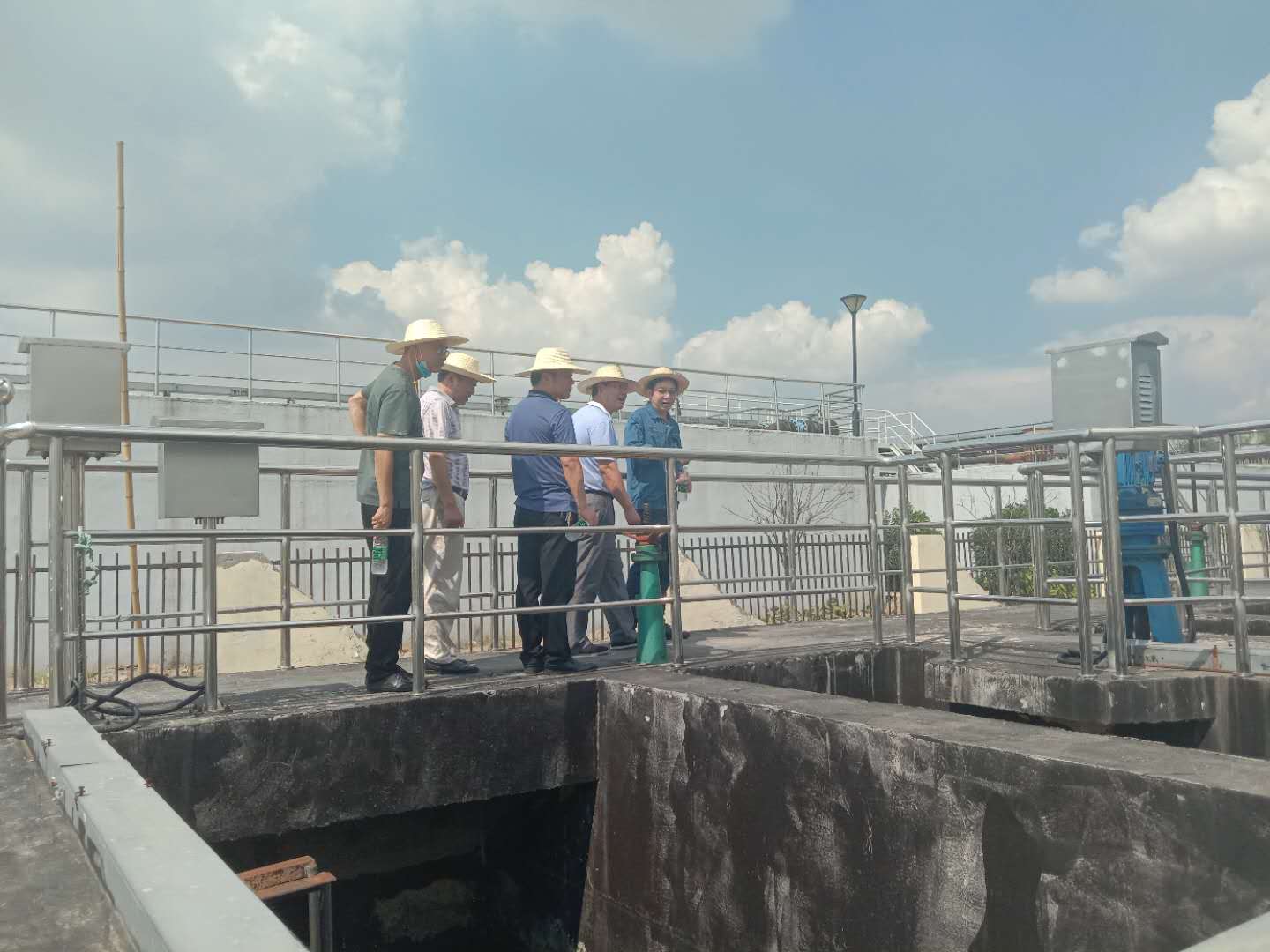 2e3f0aad1e6aa959156e560a075e5da.jpg 2e3f0aad1e6aa959156e560a075e5da.jpg